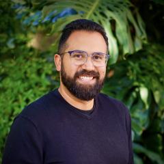 Dr Claudio Sanhueza